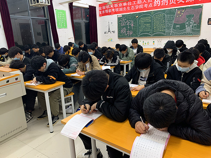 2021.3.19 我院大力强化晚自习管理1_副本.jpg