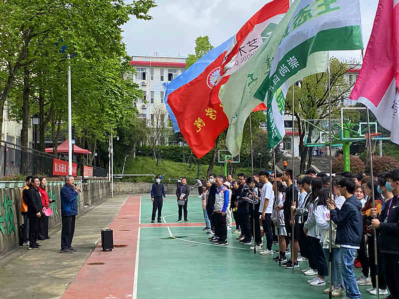 2021.4.8 我院师生积极参与环山绿道长跑活动2.jpg