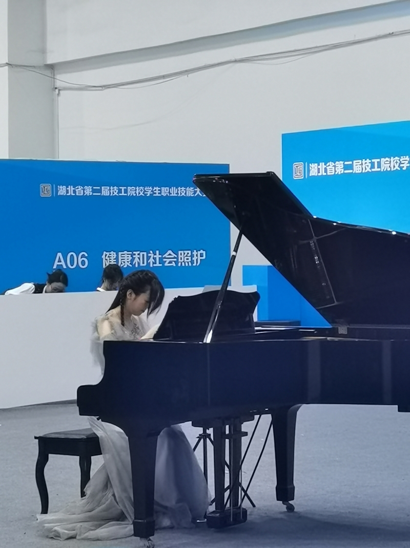 2023.10.29我校学生选手参加湖北省第二届技工院校学生职业技能大赛暨第三届创业创新大赛4_副本.jpg