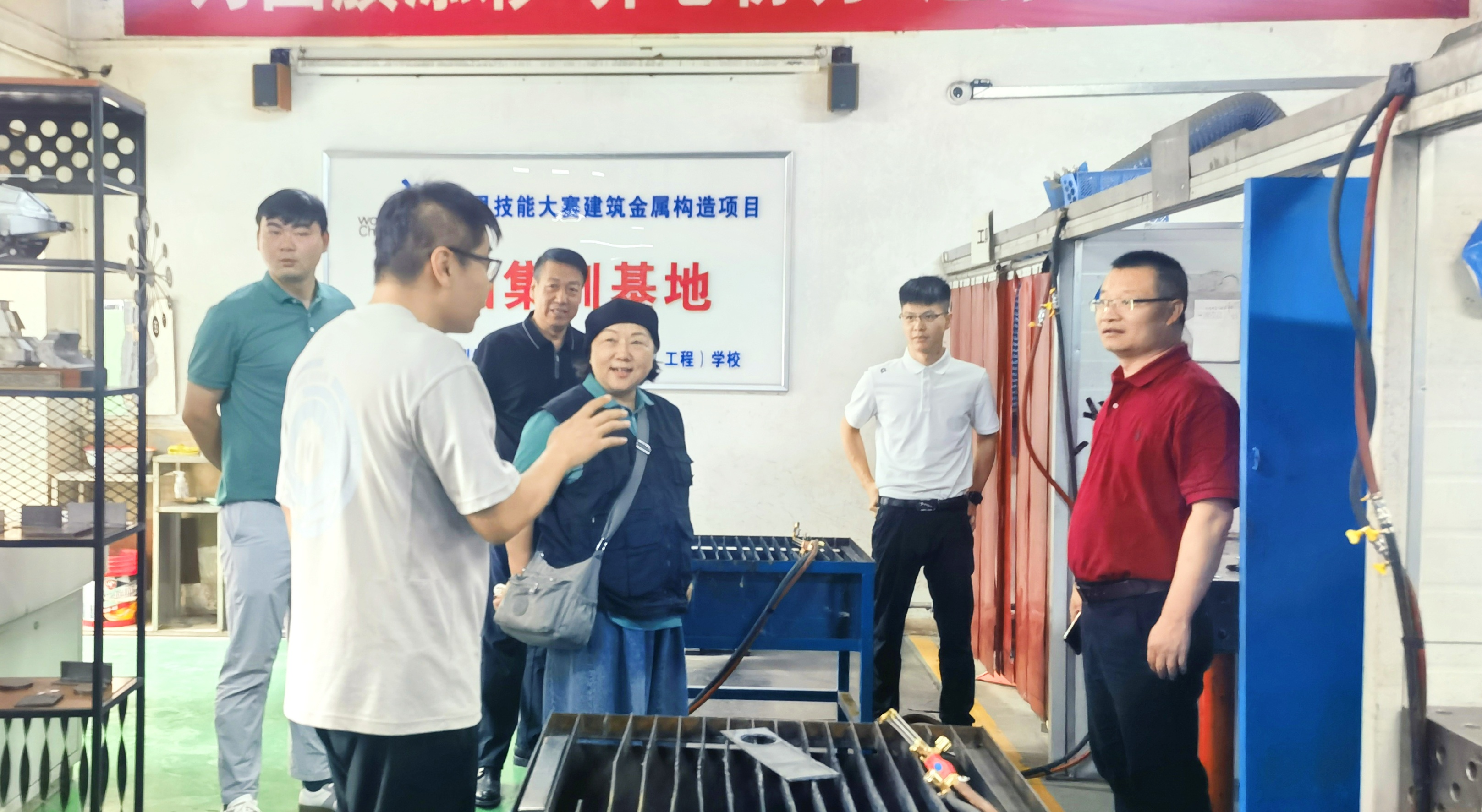 1720247379188641.jpg 家具制作国家队专家选手顺利完成赴疆训练任务照片(4).jpg