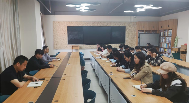 学院召开三月份班主任辅导员工作例会照片（1）.png