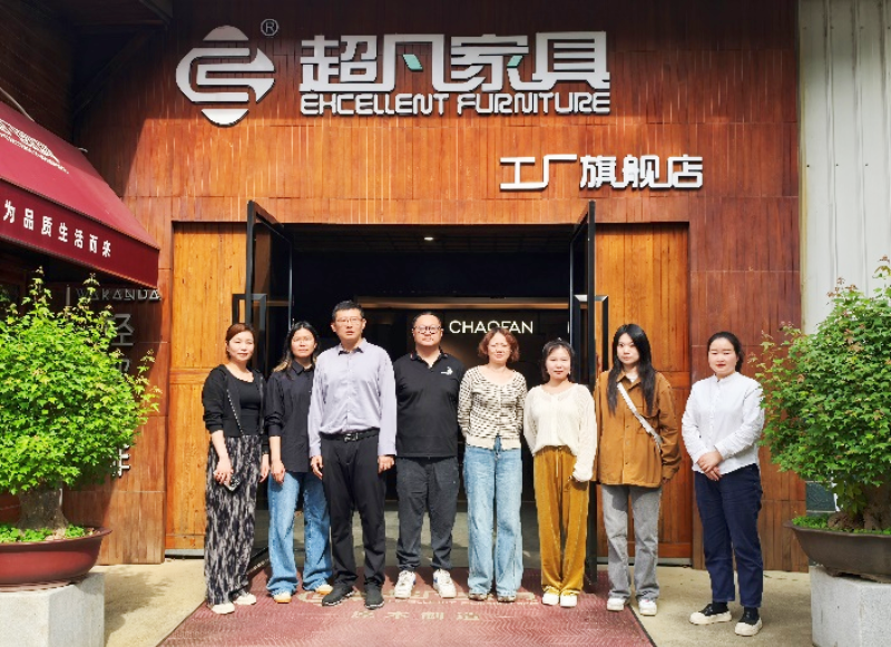 家具系教师赴武汉超凡家具有限公司调研照片（1）.png