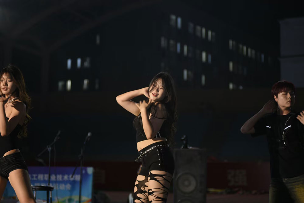 25AEB2A917C1E3C3D6F2D6C6EF4556AE.jpg