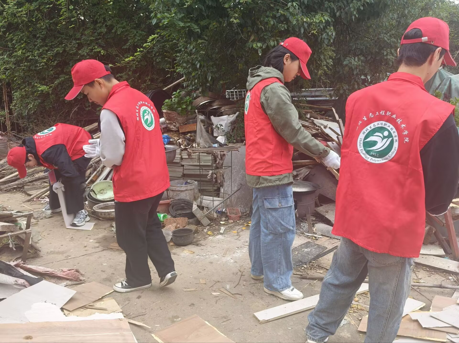 1761810574857456.jpg fa23eadc3dbd4d9b3f283f8a1f37bdf7.jpg