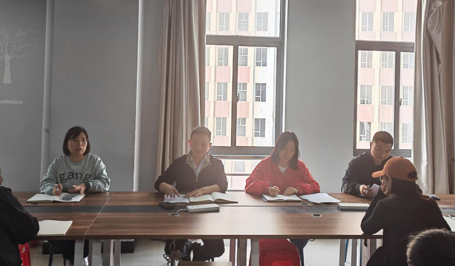 我院召开四月份全体专兼职教师专项工作例会1 - 副本.png